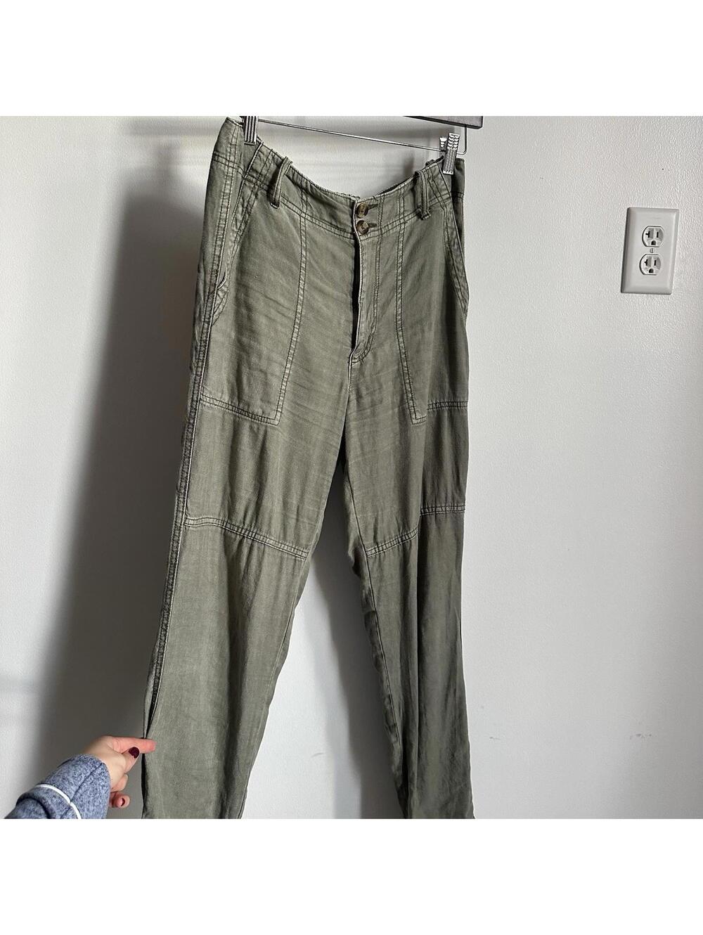 American Eagle Green Pants Women’s Size US 2 Regular Pre Owned
